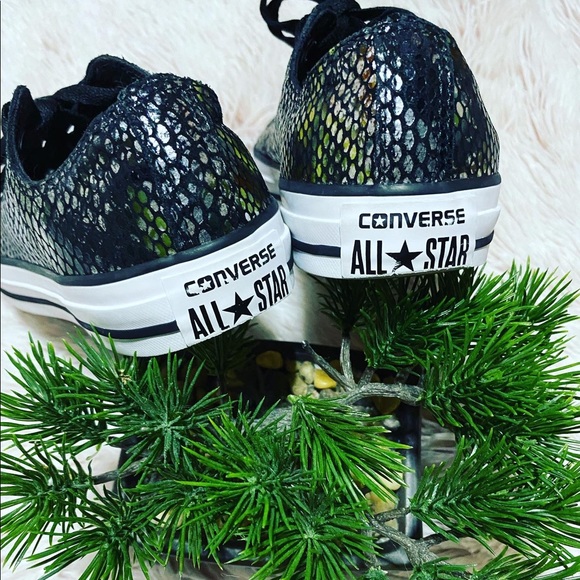 Converse - Picture 3 of 3